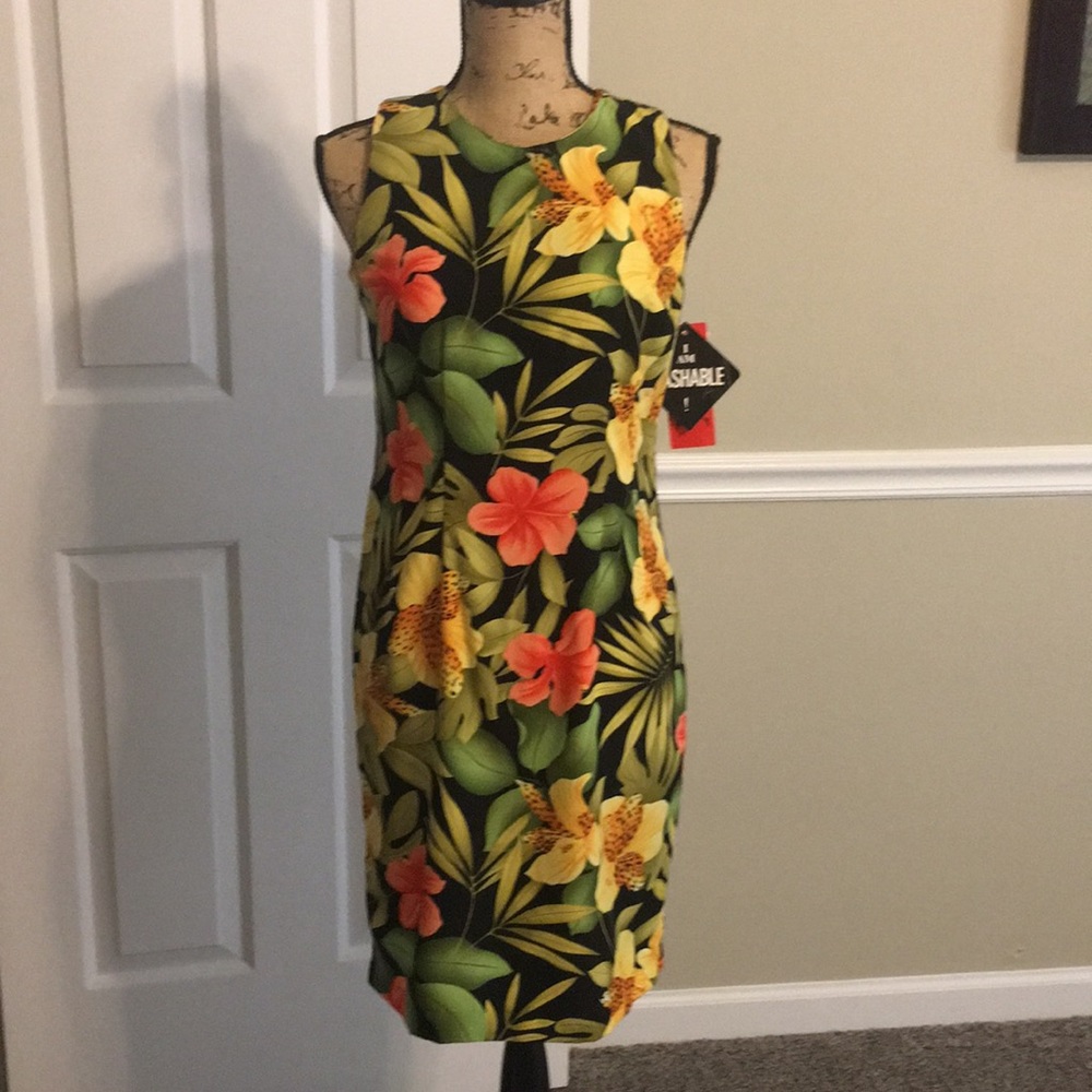 NWT Beautiful Hawaiian style dress 4P - Picture 1 of 8